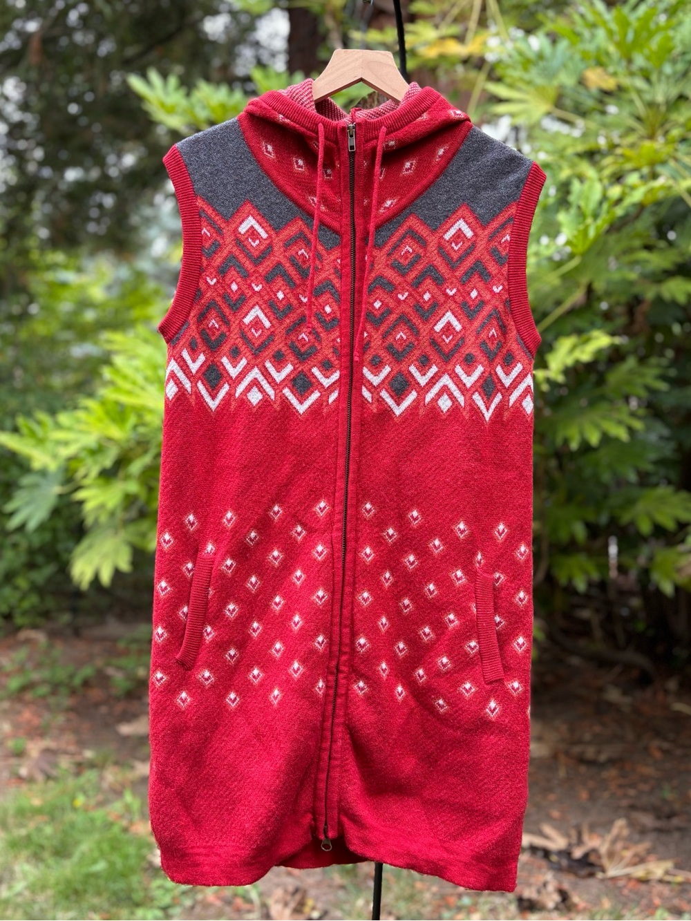 Everest Designs Logan Long Vest Red Hooded Zip Sweater Vest | 100% Merino Wool